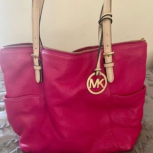 Michael Kors Lether Handbag